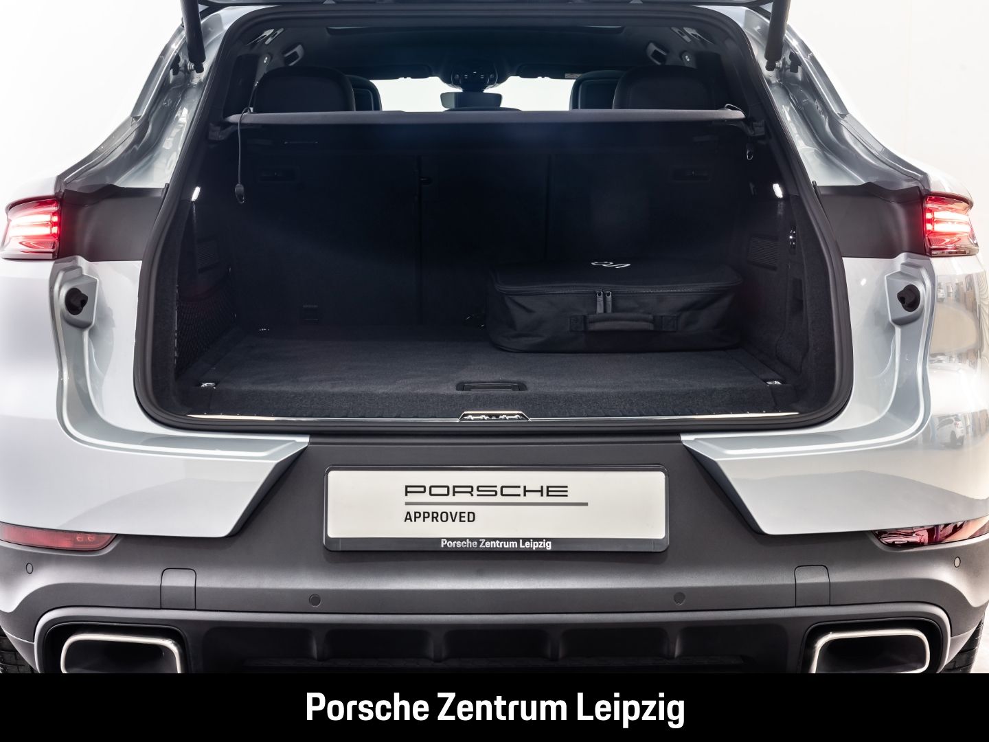 Porsche Cayenne E-Hybrid Coupe Massage el.AHK InnoDrive