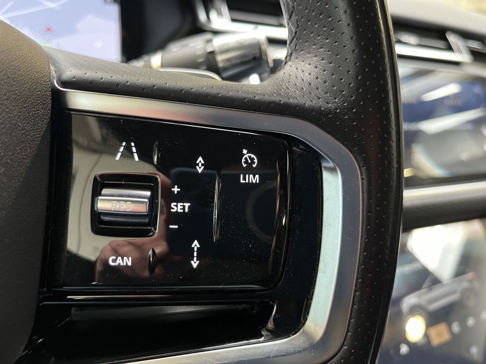Range Rover Velar - Samsaru's Car Outlet