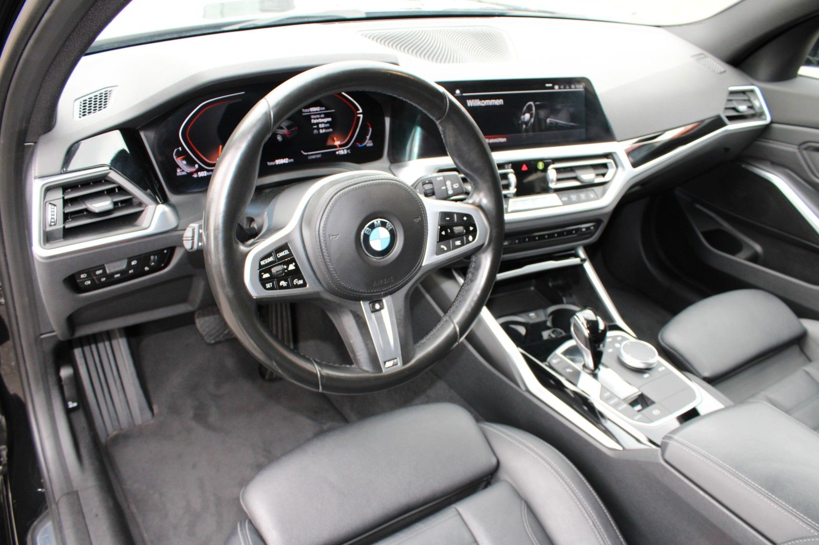 BMW 320 d Sport Line - Samsaru's Car Outlet