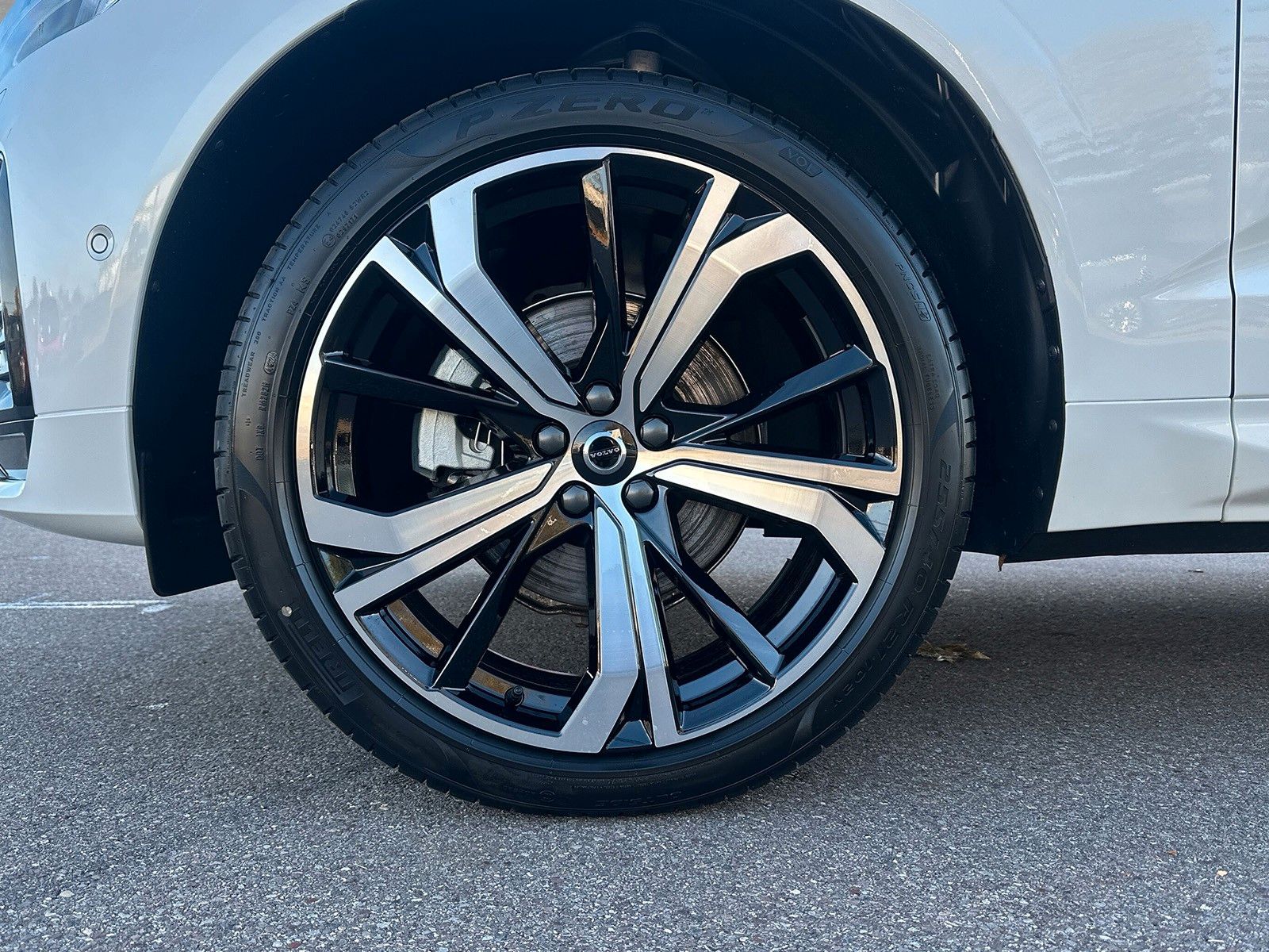 Volvo XC60 B5 AWD Plus Dark AHK ACC BLIS SD