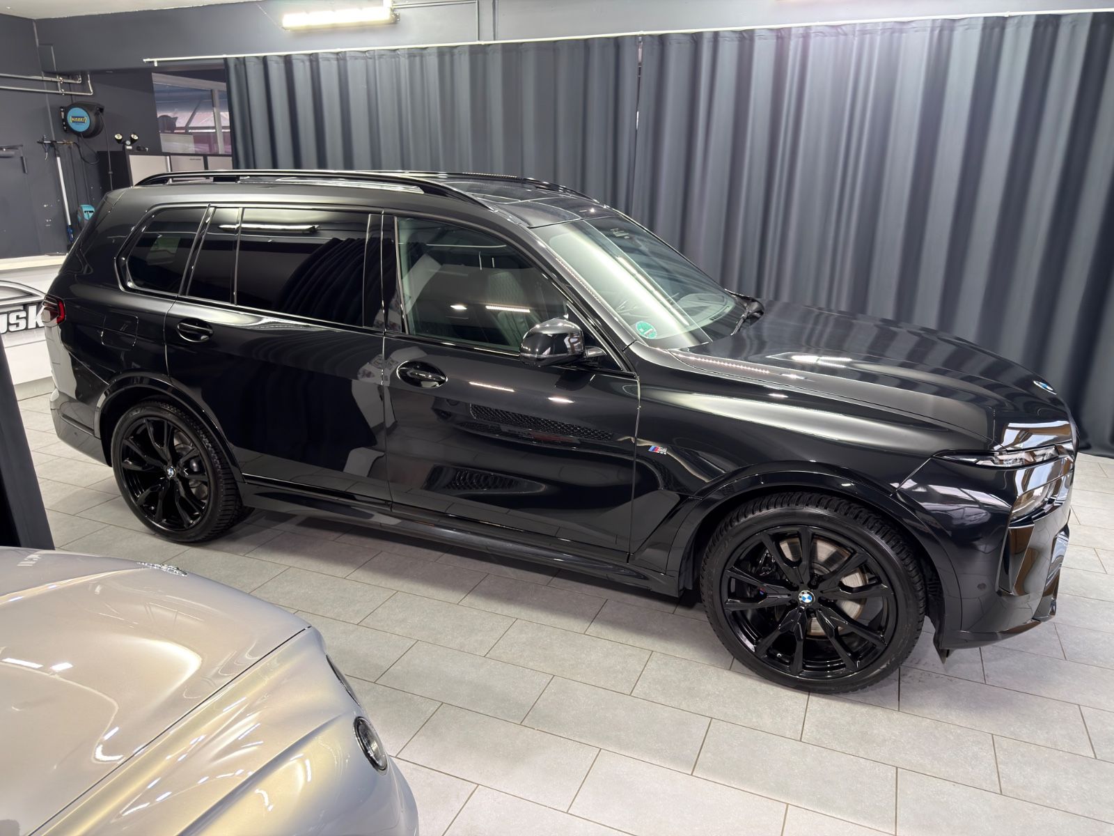 BMW X7 xDrive 40d M SPORT PRO|LUFT|PANO|7-SITZER|AHK