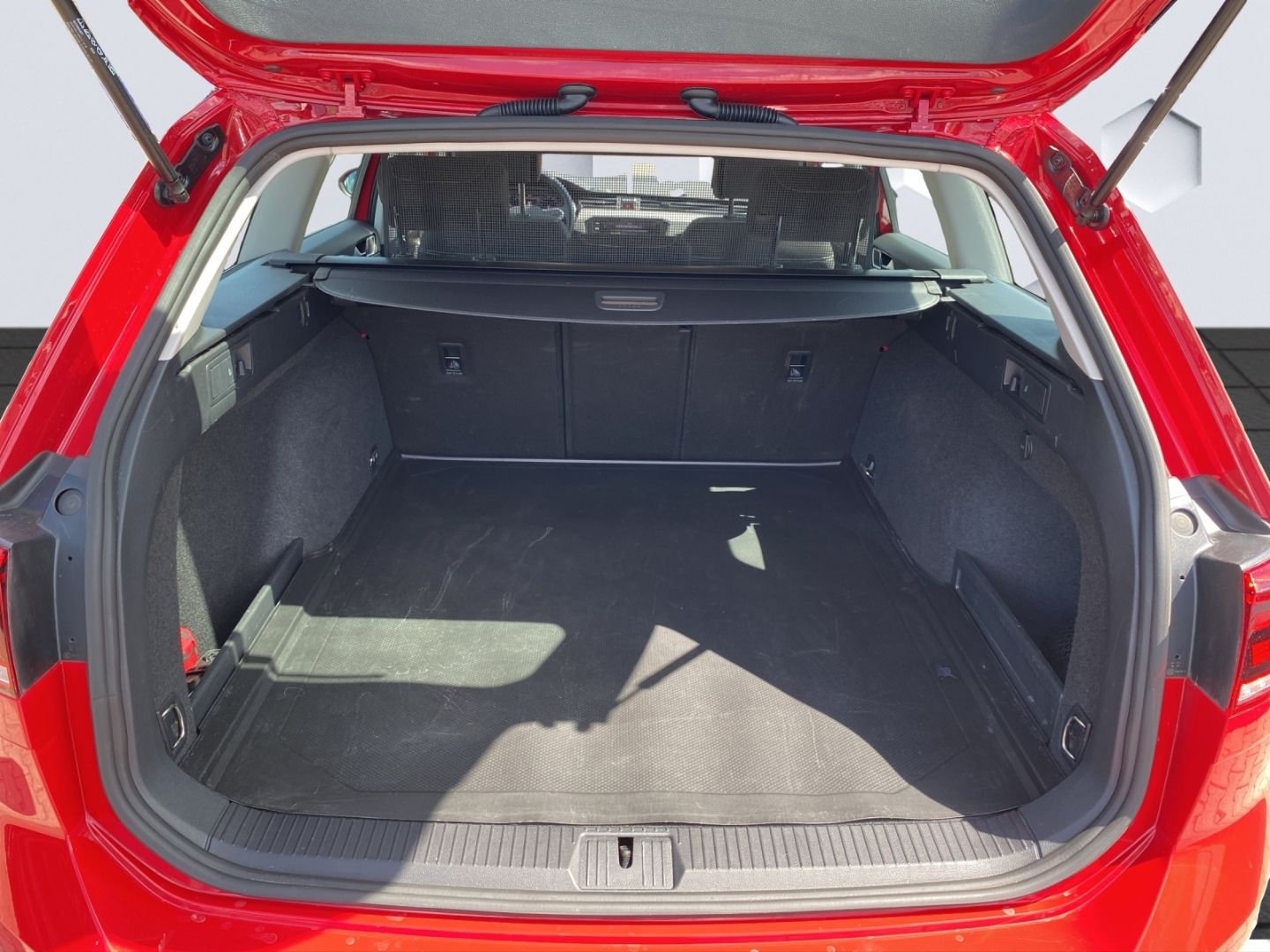 Volkswagen Passat Business 2.0TDI DSG - Samsaru's Car Outlet