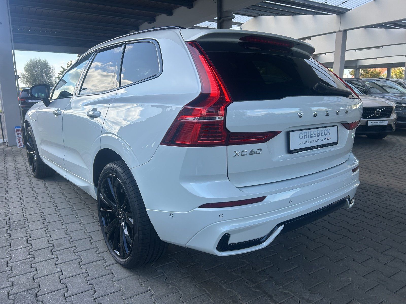 Volvo XC60 T8 R Design LED*AHK*