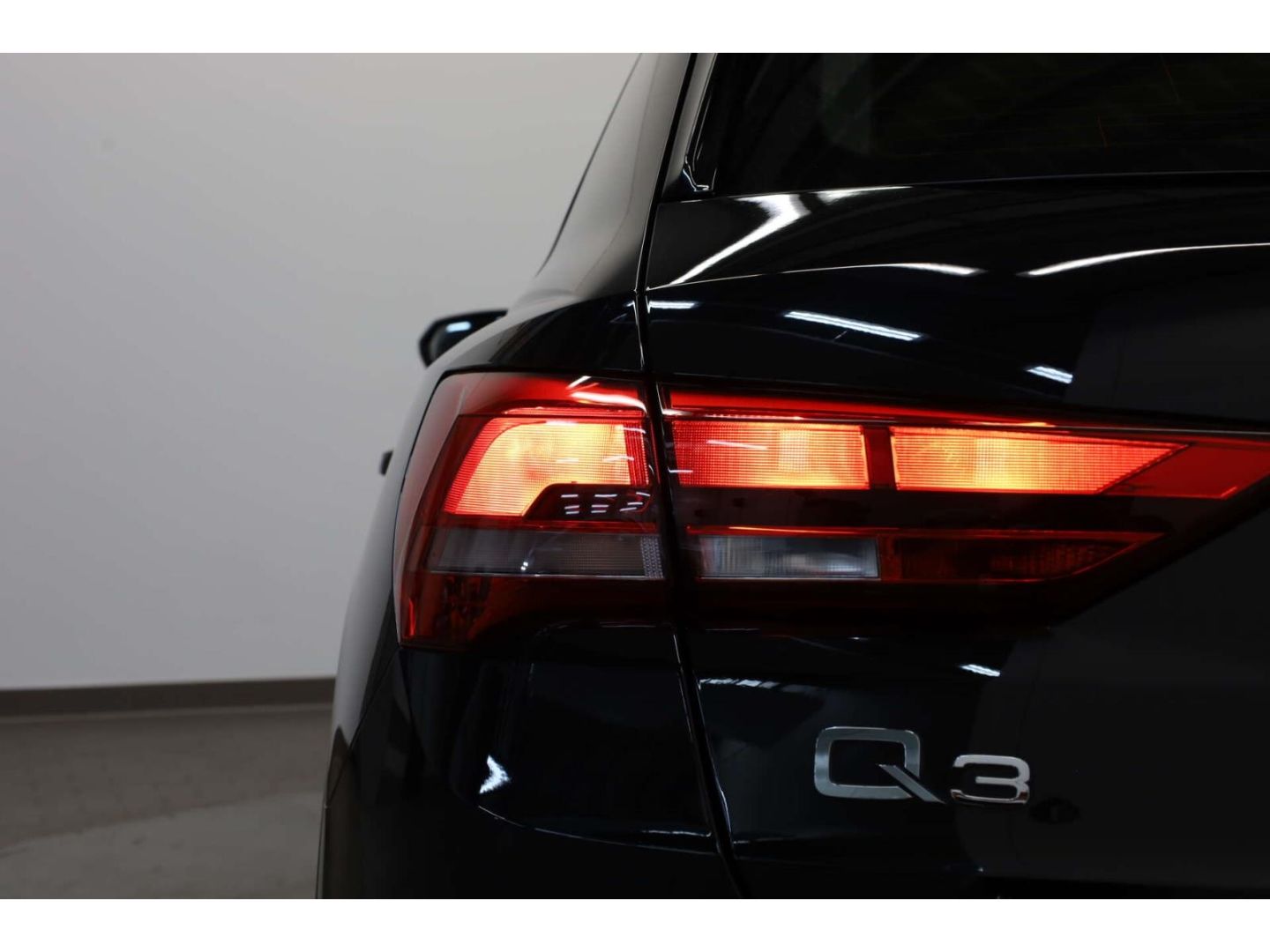 Audi Q3 35 TDI quattro S line S-Tronic - Samsaru's Car Outlet