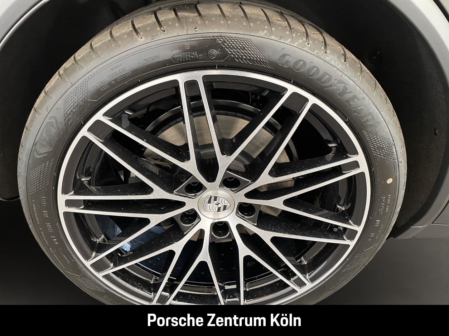 Porsche Macan 4 Luftfederung Panoramadach Surround-View