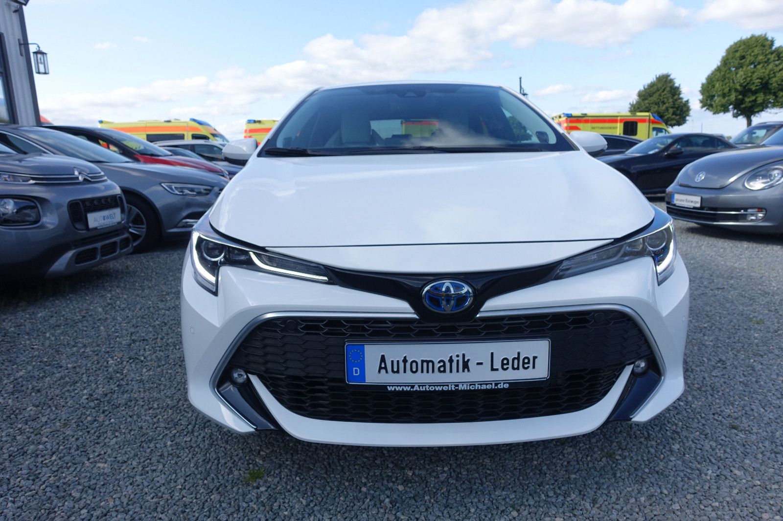 Toyota Corolla 2.0 Hybrid - Samsaru's Car Outlet