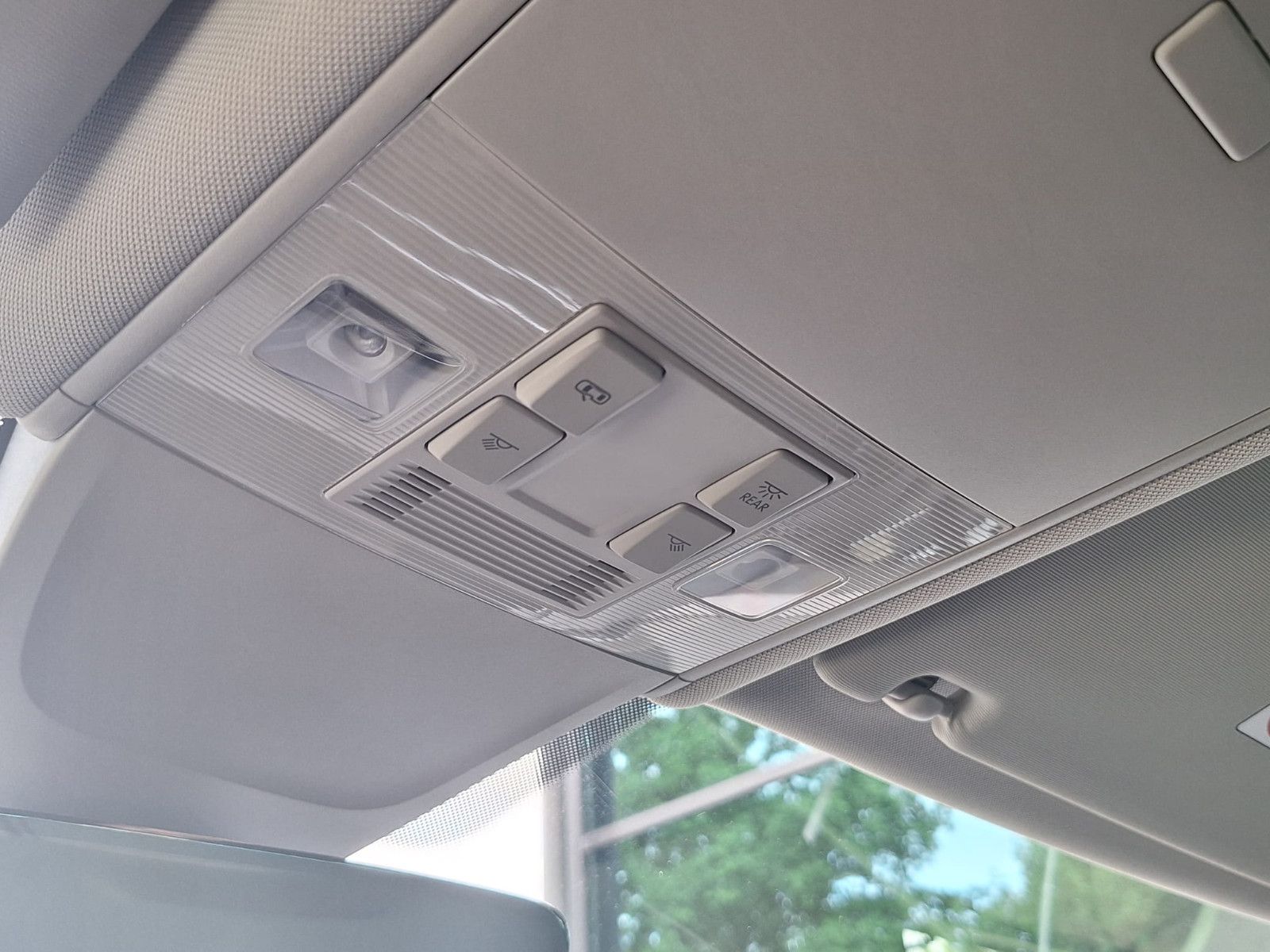 Volkswagen Tiguan 2.0 TDI United DSG - Samsaru's Car Outlet