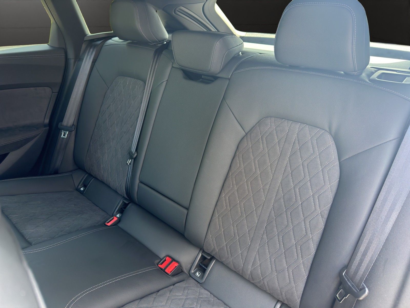 Audi A5 Avant TDI q. S line AHK+Kamera+LED