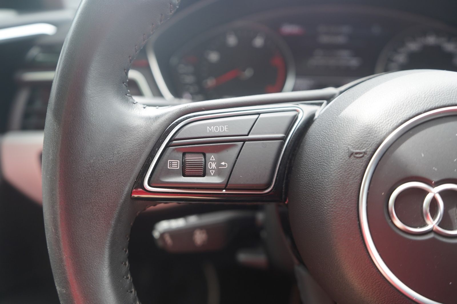 Audi A4 2.0 TDI Avant - Samsaru's Car Outlet