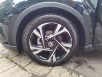 Toyota C-HR Hybrid Team D - Samsaru's Car Outlet
