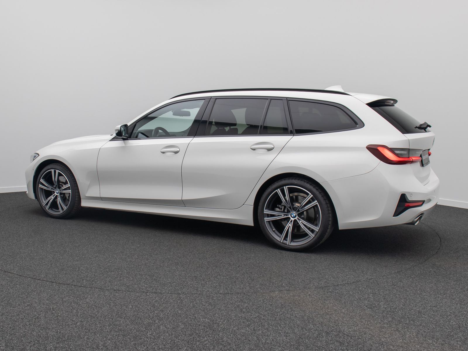 BMW 330i Sport Line - Samsaru's Car Outlet