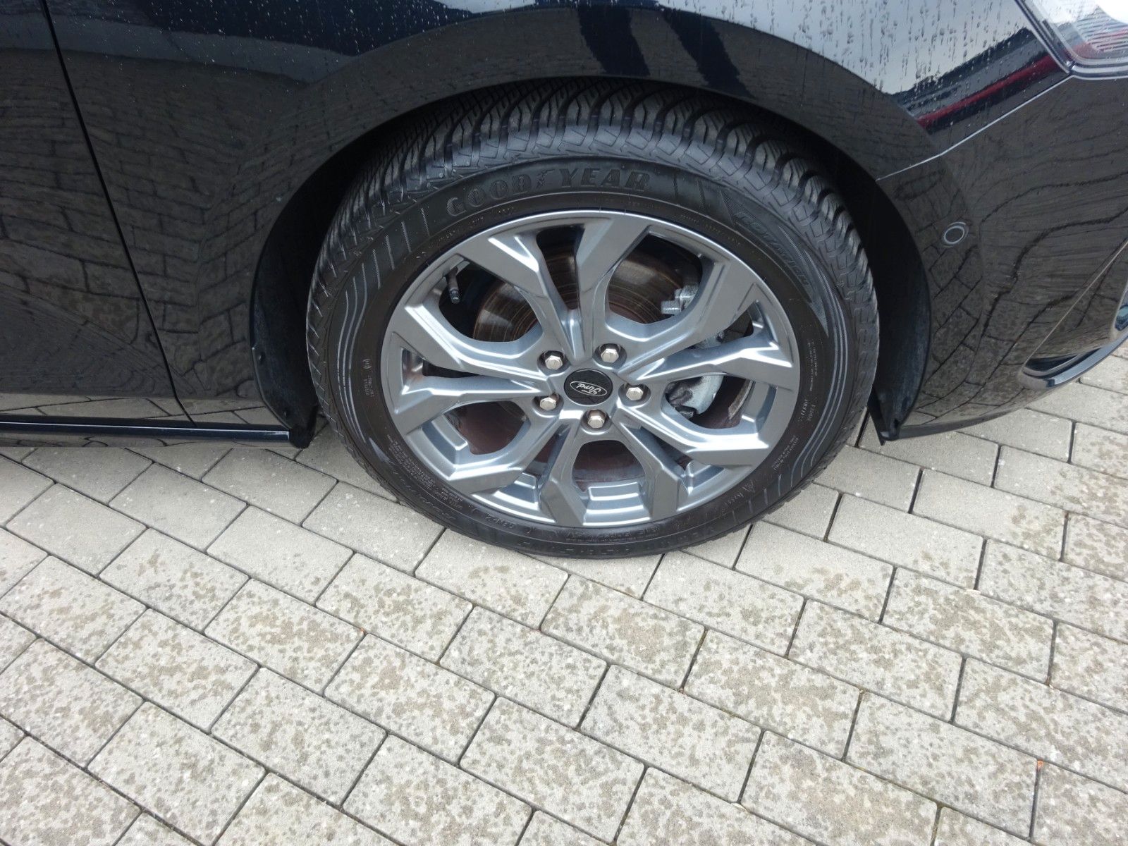 Ford Focus Turnier ST-Line X Autom AHK iACC HuD