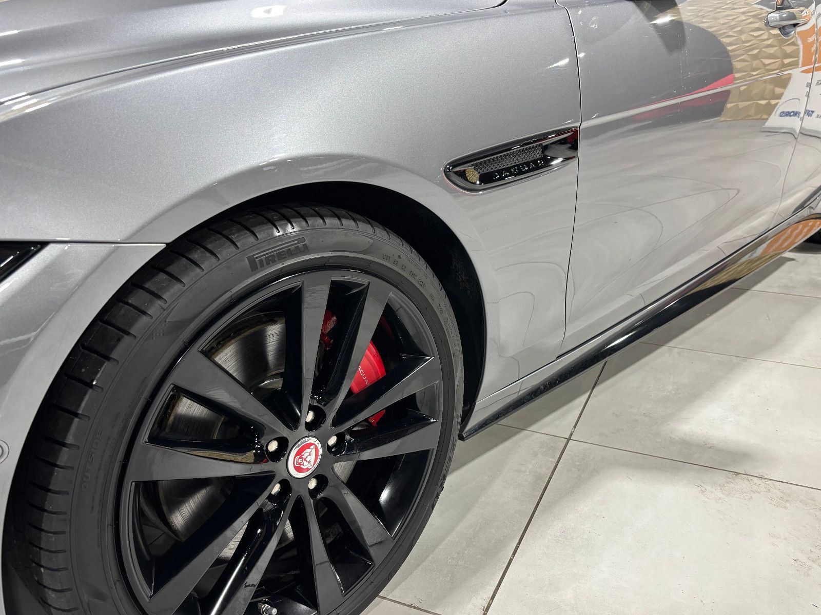 Jaguar XE R-Dynamic Black/360''KAM/PANO/EXCLUSIV/MERIDI