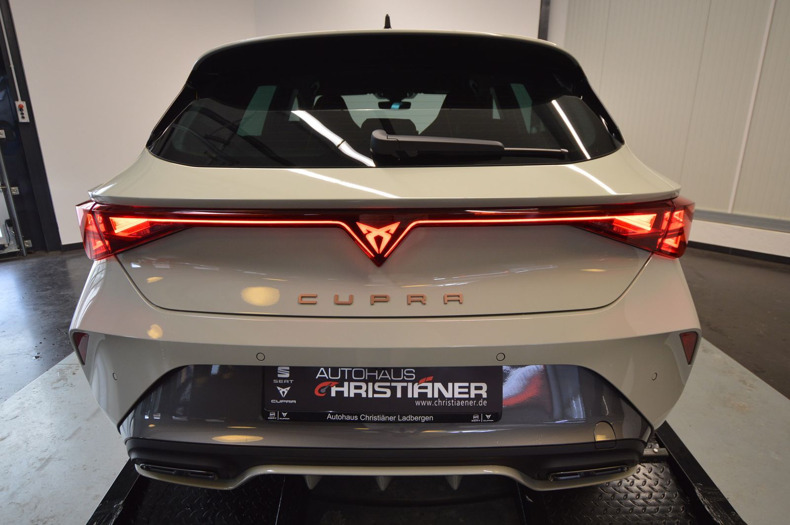 Cupra Leon 1.5 eTSI - Samsaru's Car Outlet