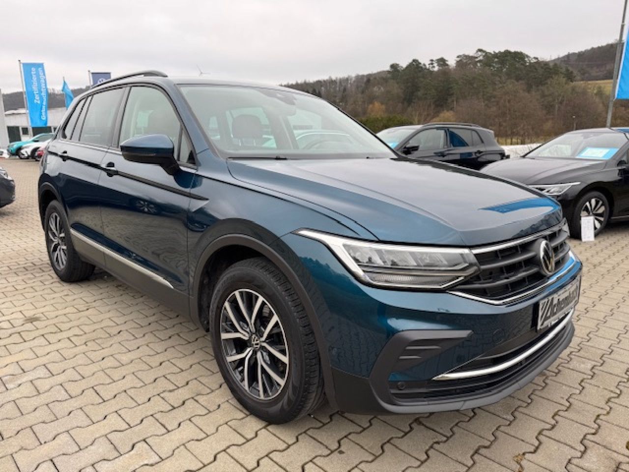 Volkswagen Tiguan Life 1.5 TSI - Samsaru's Car Outlet