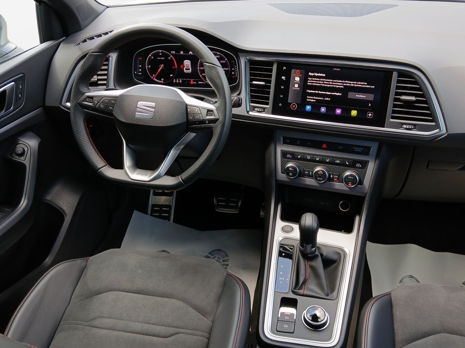 Seat Ateca FR 2.0 TDI DSG*NAVI*AHK*KAM*SHZ*ACC*LED*