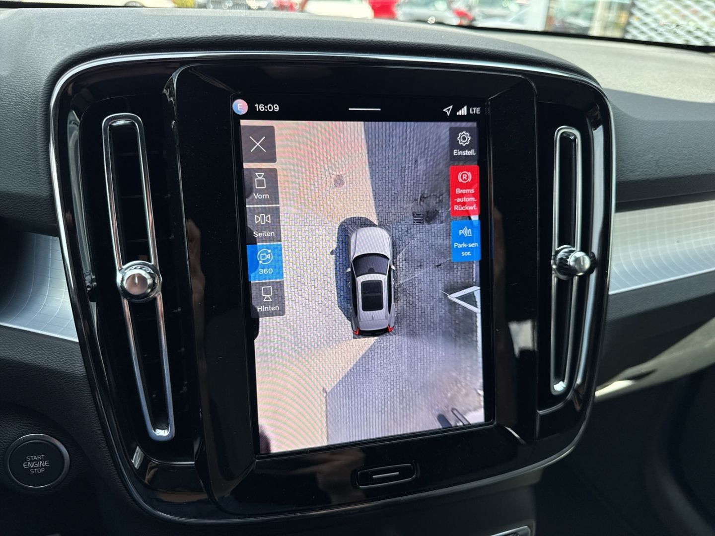 Volvo XC40 Core B3 - Samsaru's Car Outlet