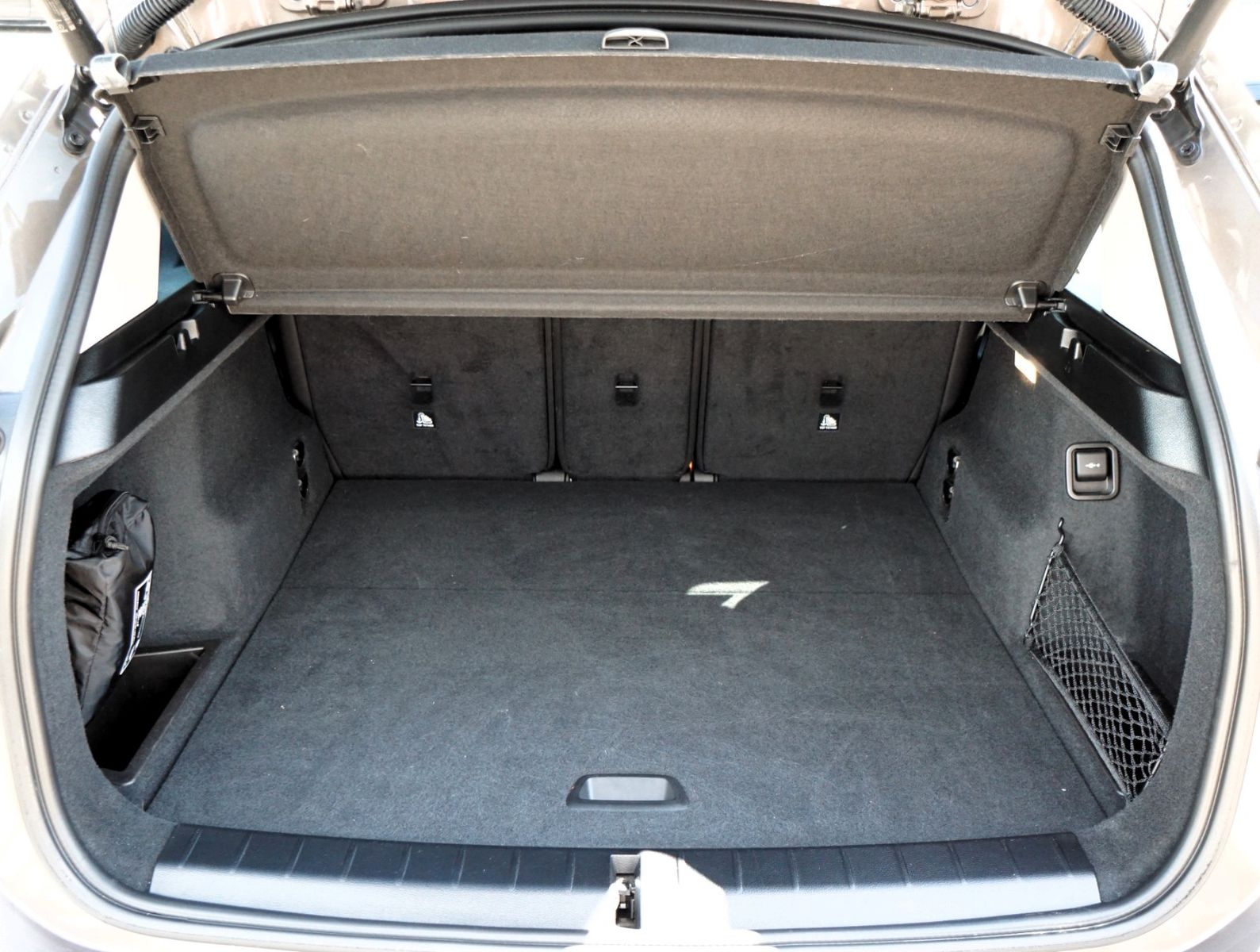 BMW X1 xDrive 18 d Advantage - Samsaru's Car Outlet