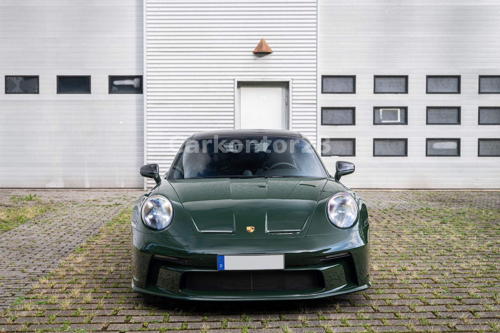 Porsche 992 GT3 Touring - Samsaru's Car Outlet