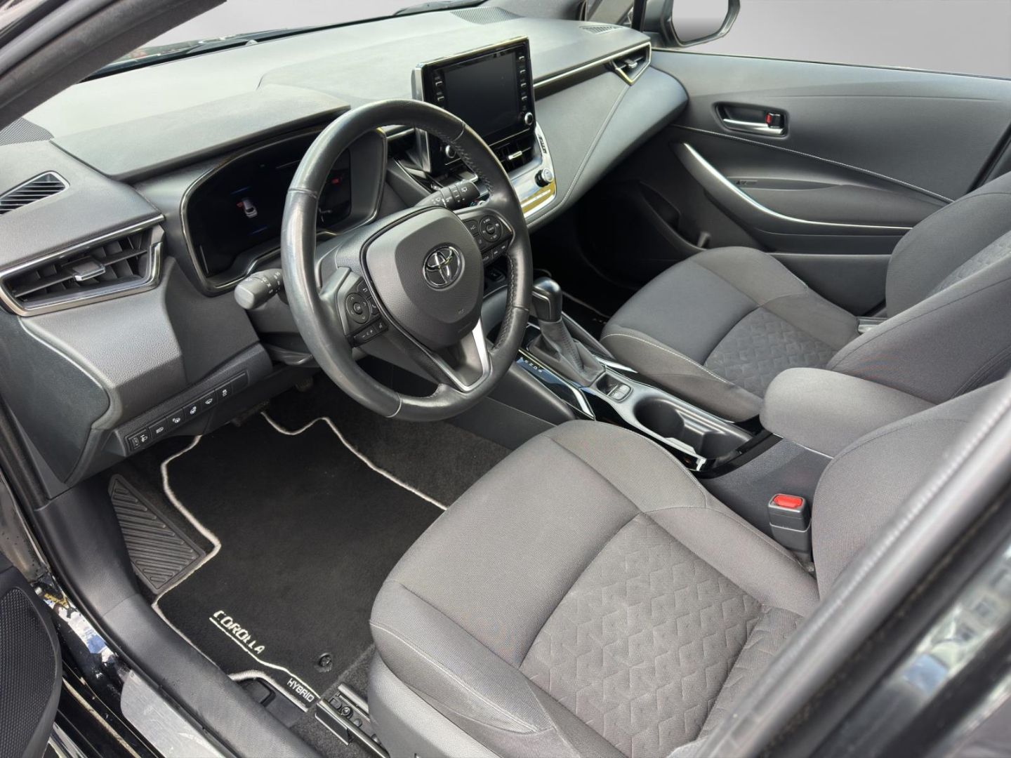 Toyota Corolla 1.8 TS Hybrid - Samsaru's Car Outlet
