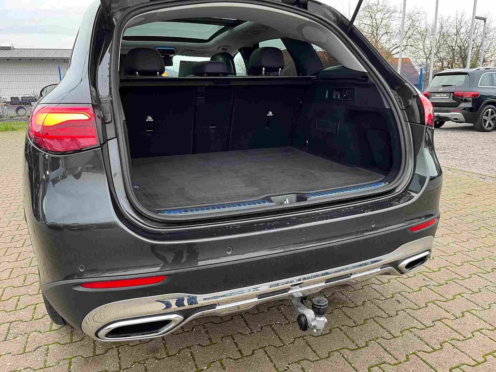 Mercedes-Benz GLC 220 d 4M Avantgarde+Pano+Distr+AHK+DIGITAL