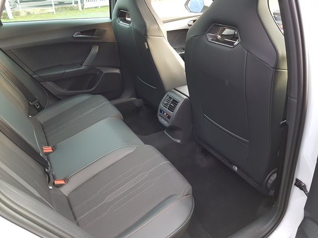 Cupra Leon Sportstourer 1.5 eTSI DSG - Samsaru's Car Outlet