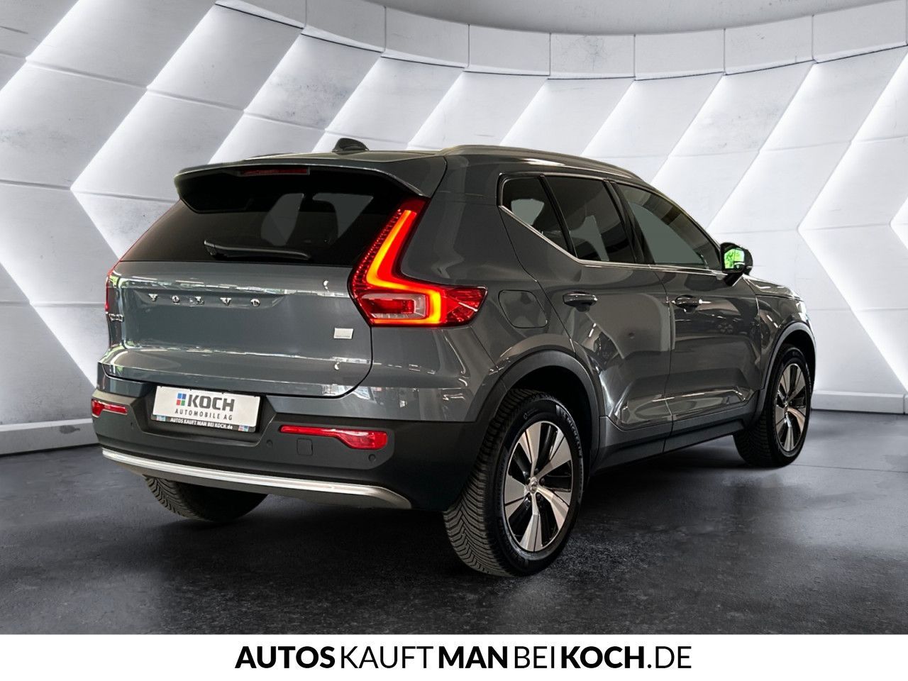 Volvo XC40 T4 Recharge Plus Bright - Samsaru's Car Outlet