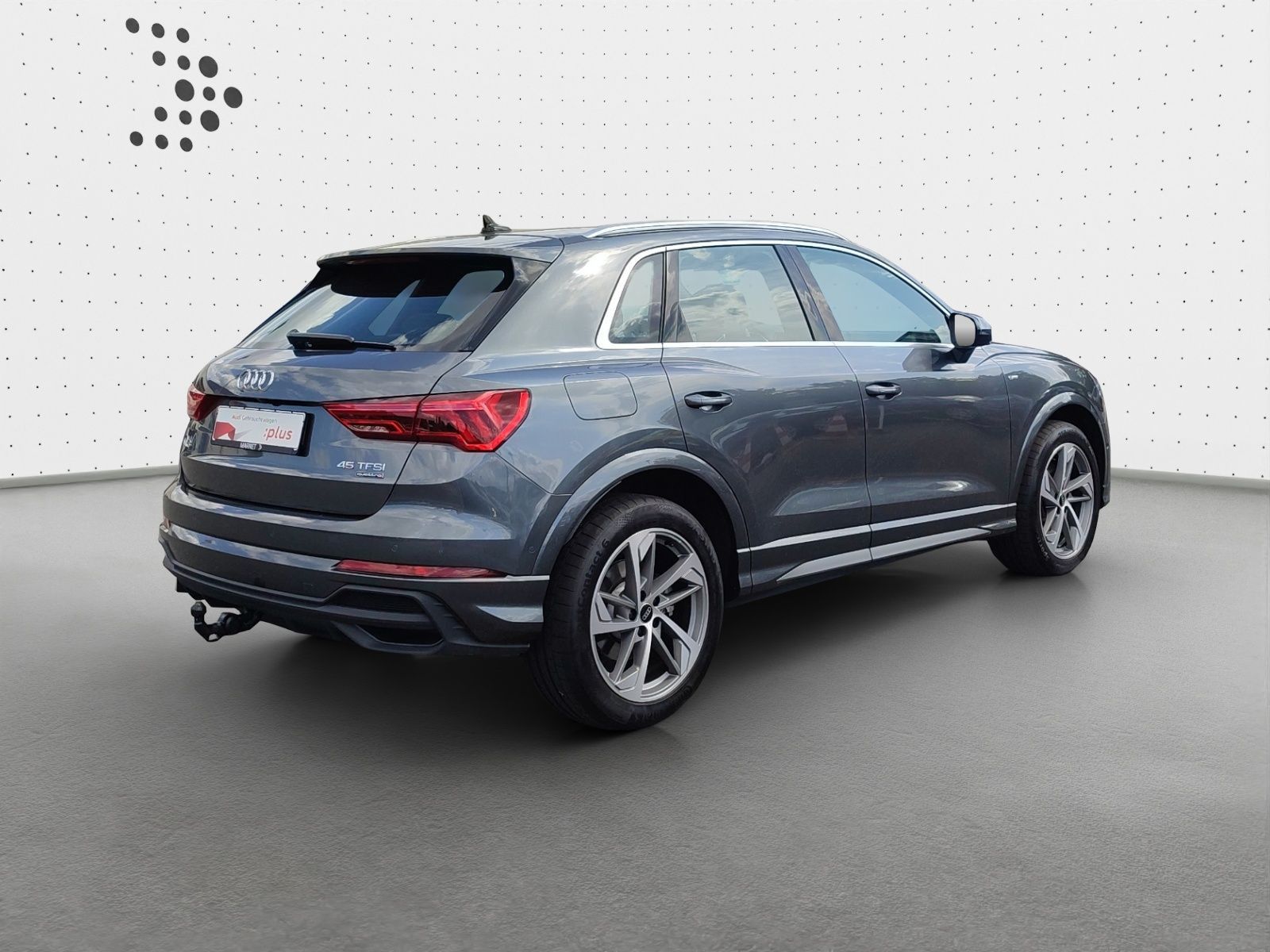 Audi Q3 45 2.0 TFSI quattro S-line - Samsaru's Car Outlet
