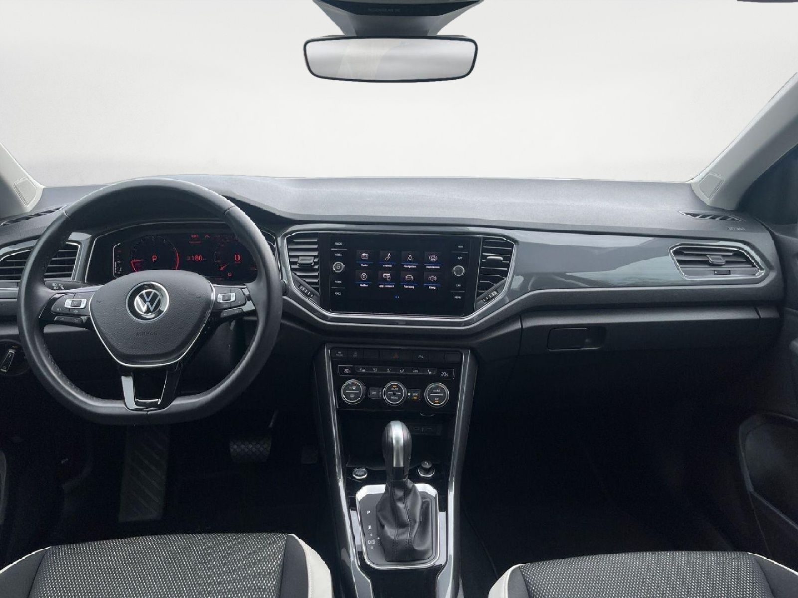 Volkswagen T-Roc 1.5 TSI Sport - Samsaru's Car Outlet
