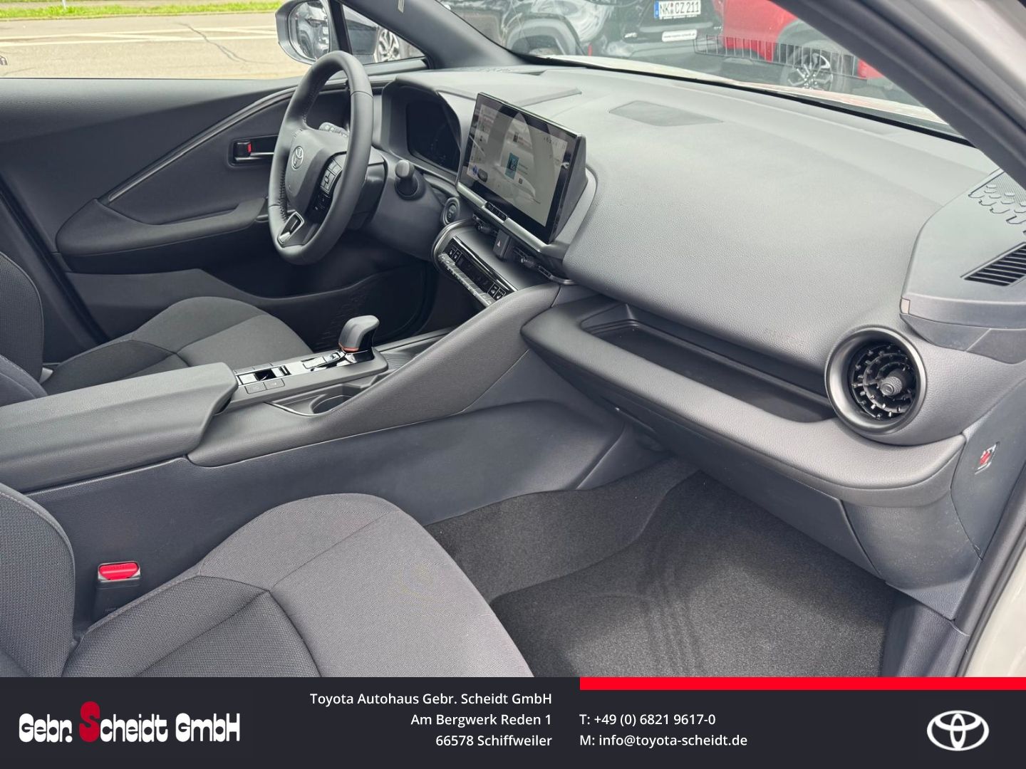 Toyota C-HR Plug-In Hybrid FWD Team D  Elektr. Heckkl L