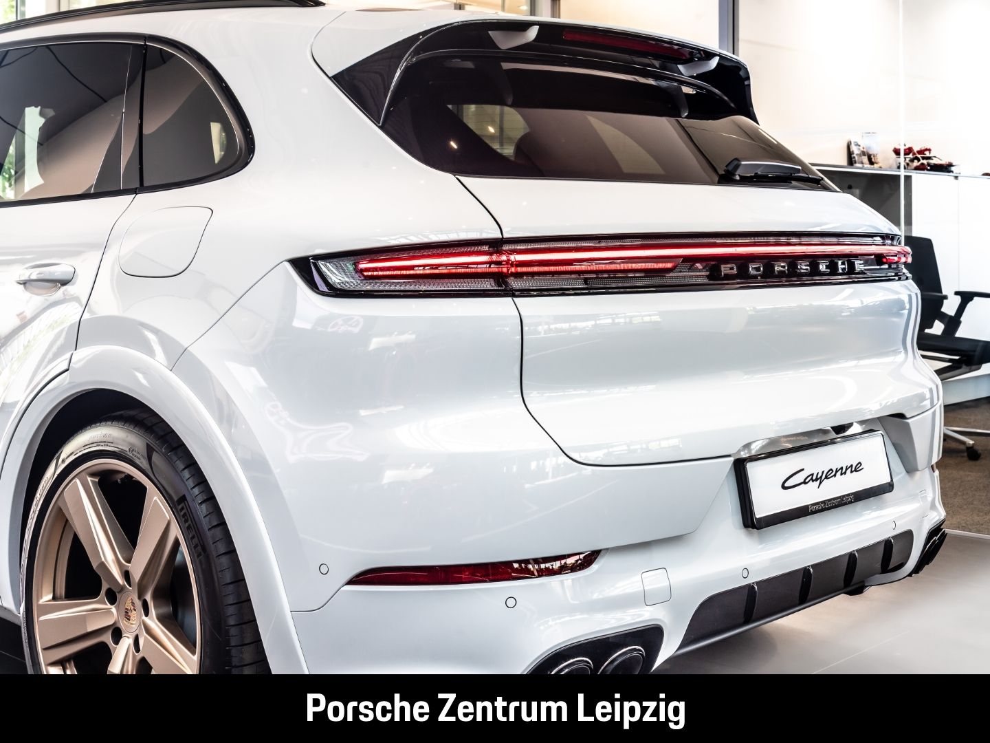 Porsche Cayenne E-Hybrid Burmester SportDesign Massage