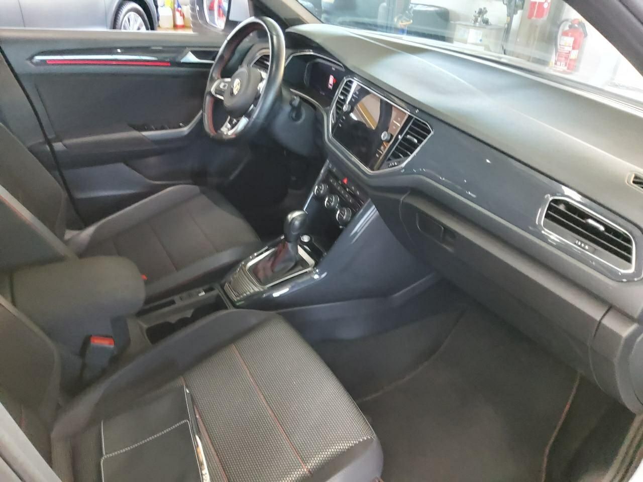 Volkswagen T-ROC 1.5TSi R LINE - Samsaru's Car Outlet