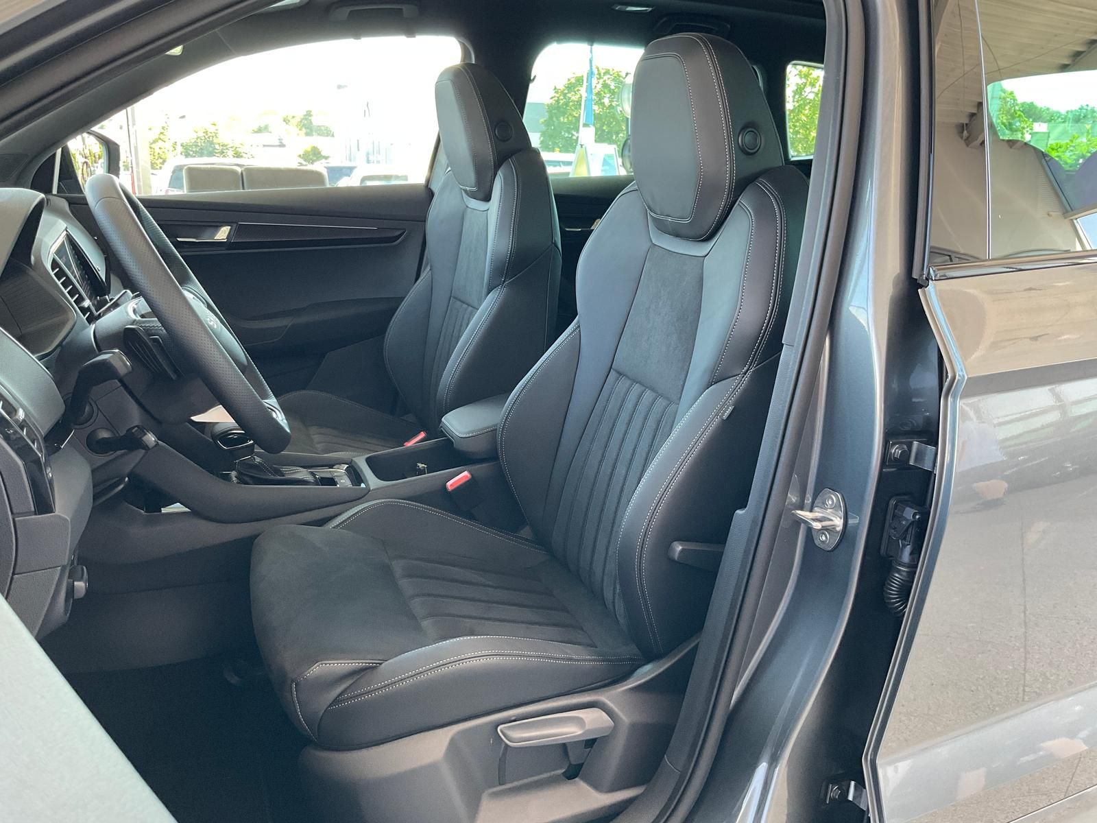 Skoda Karoq 2.0TSI Sportline 4x4 5JGarantie AHK StHz P