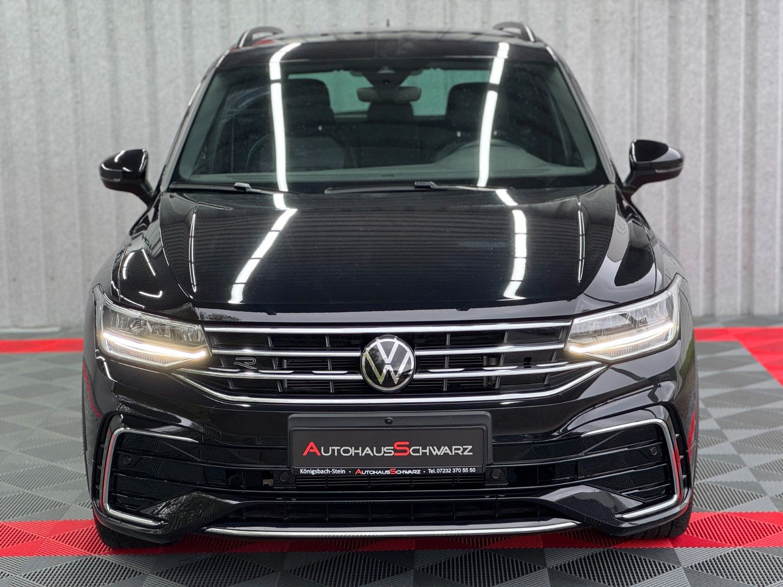 Volkswagen Tiguan R-Line DSG - Samsaru's Car Outlet