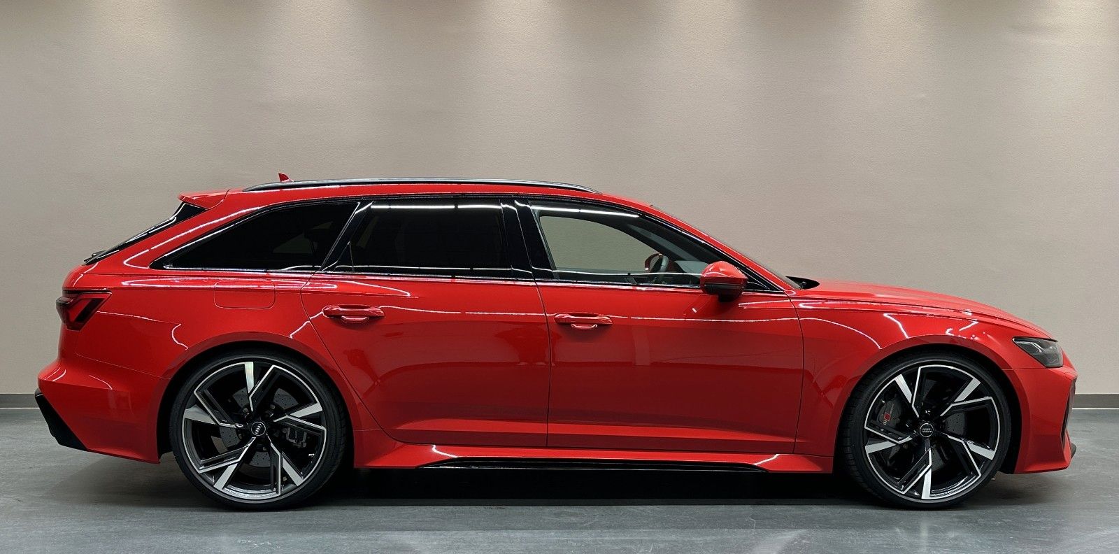 Audi RS6 Avant 4.0 TFSI quattro *1. HAND*B&O*KERAMIK*