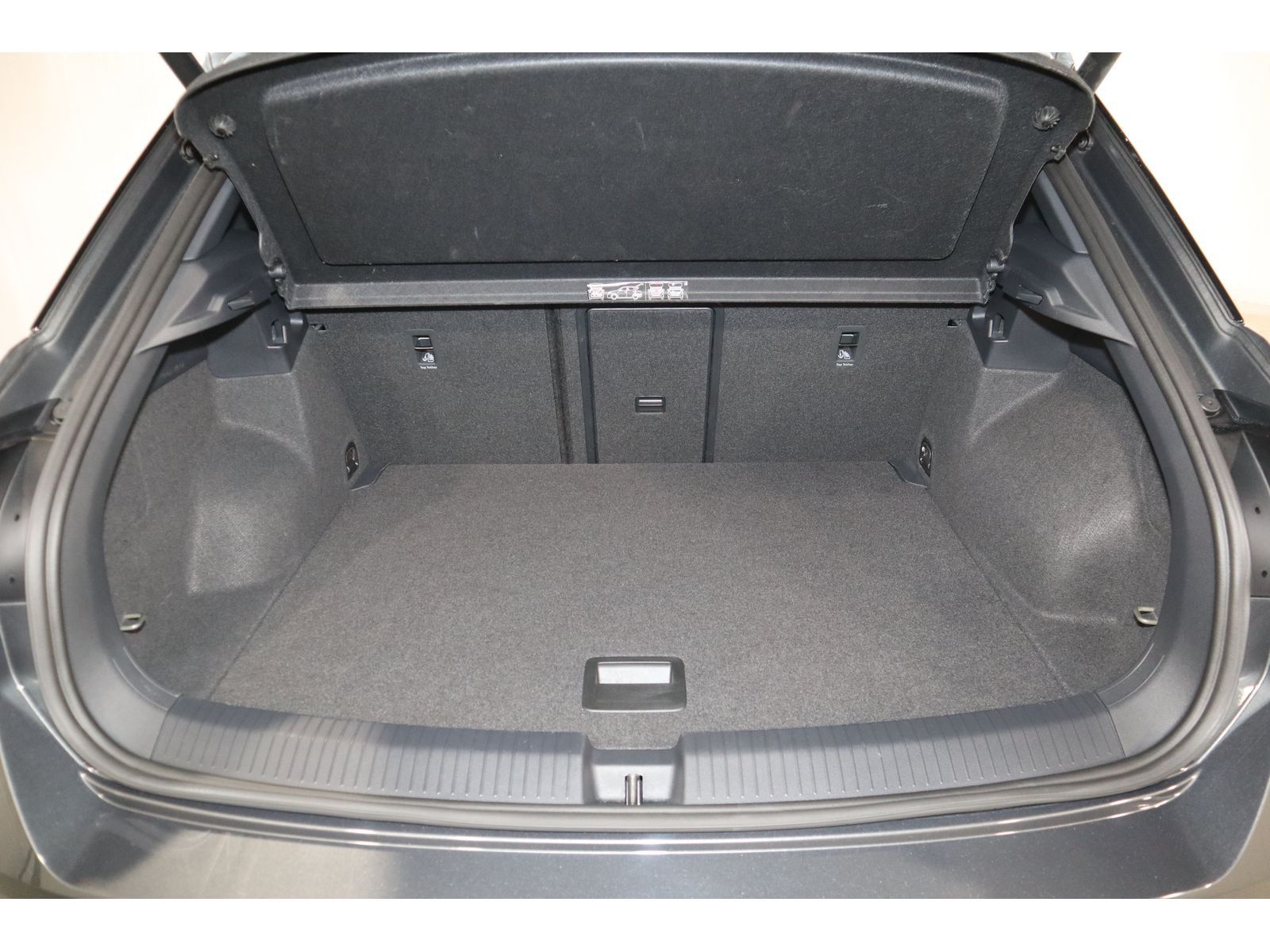 Volkswagen T-Roc 1.5 TSI DSG Black S - Samsaru's Car Outlet
