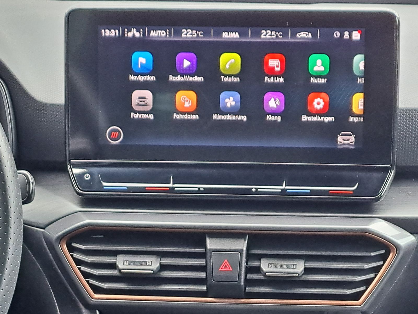 Cupra Leon SP VZ 2.0 TSI 310 PS DSG 4x4 - Samsaru's Car Outlet