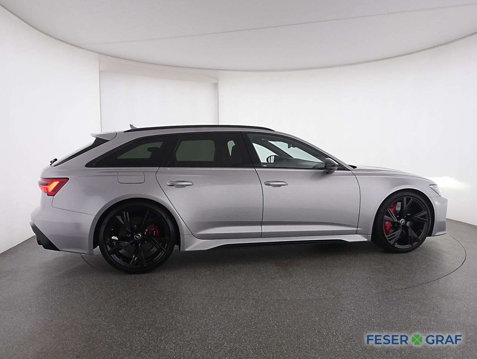 Audi RS6 Avant /Pano/StaHz/HUD/Keramik/AGA/305kmh/Dyn