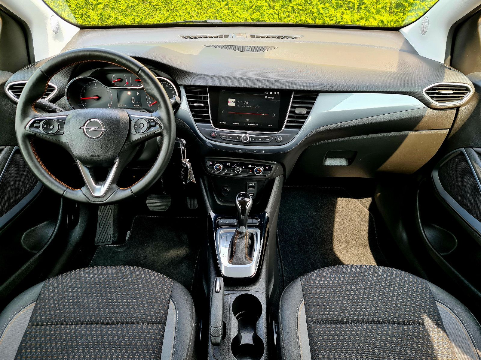 Opel Crossland Innovation - Samsaru's Car Outlet