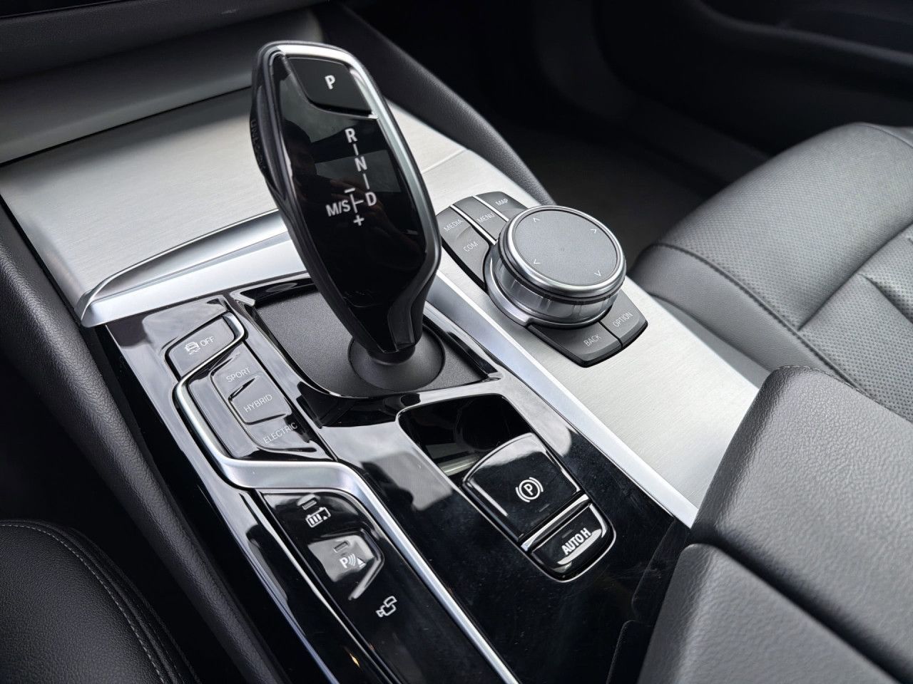 BMW 530e xDrive Tour Pano AHK AdLED St&Go 360° HiFi