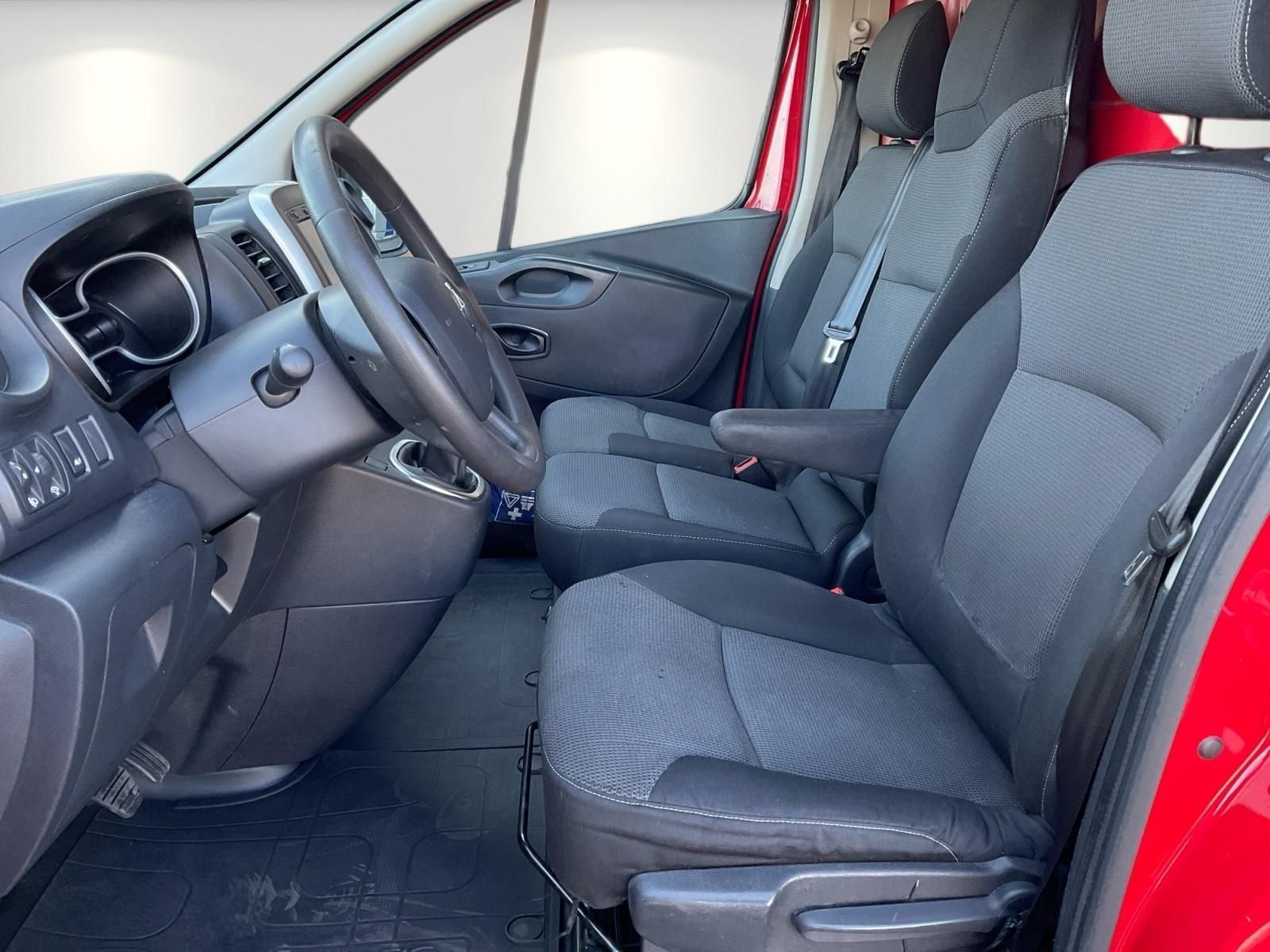 Renault Trafic - Samsaru's Car Outlet