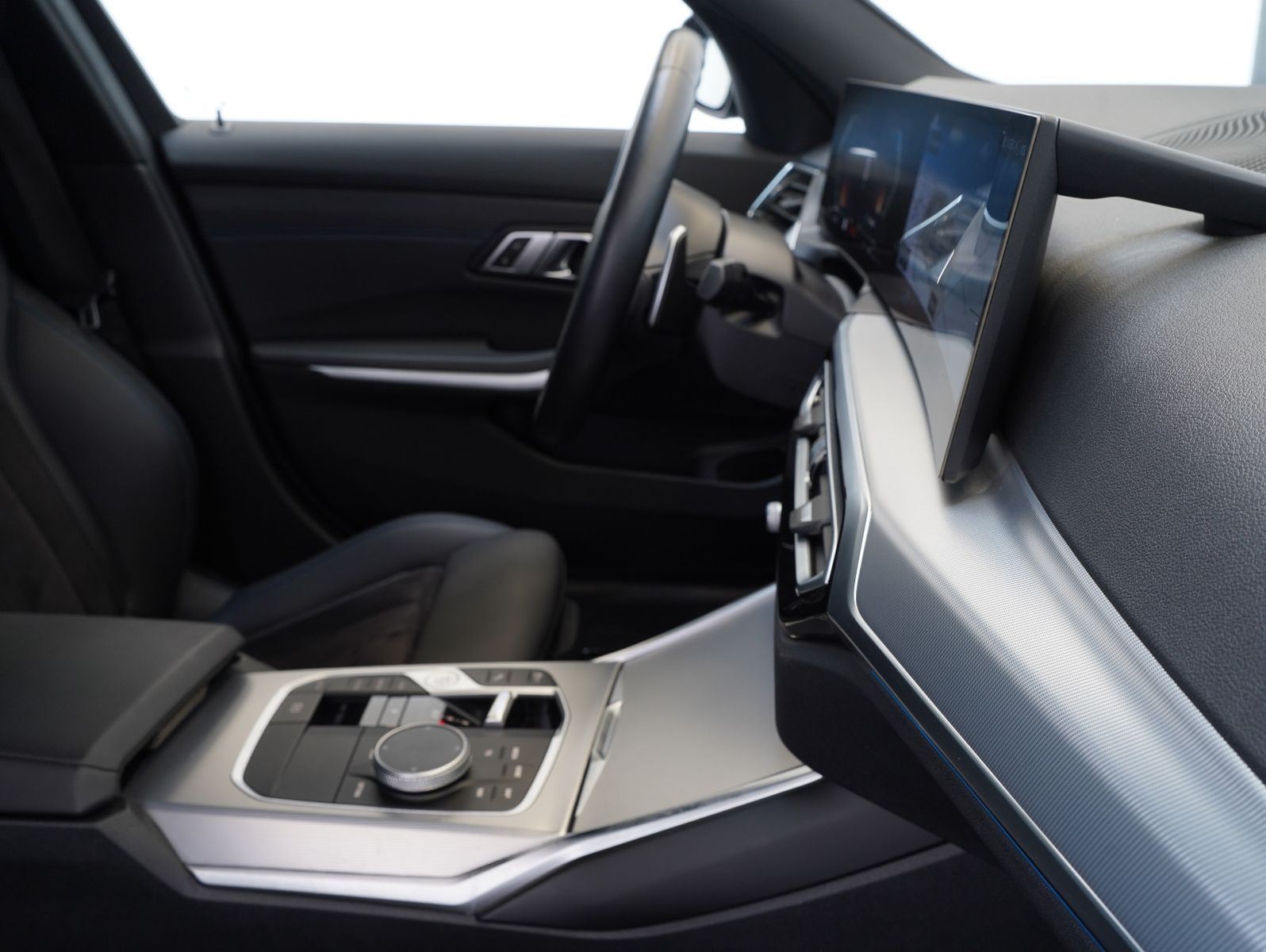 BMW 320 d xDrive Touring M Sport - Samsaru's Car Outlet