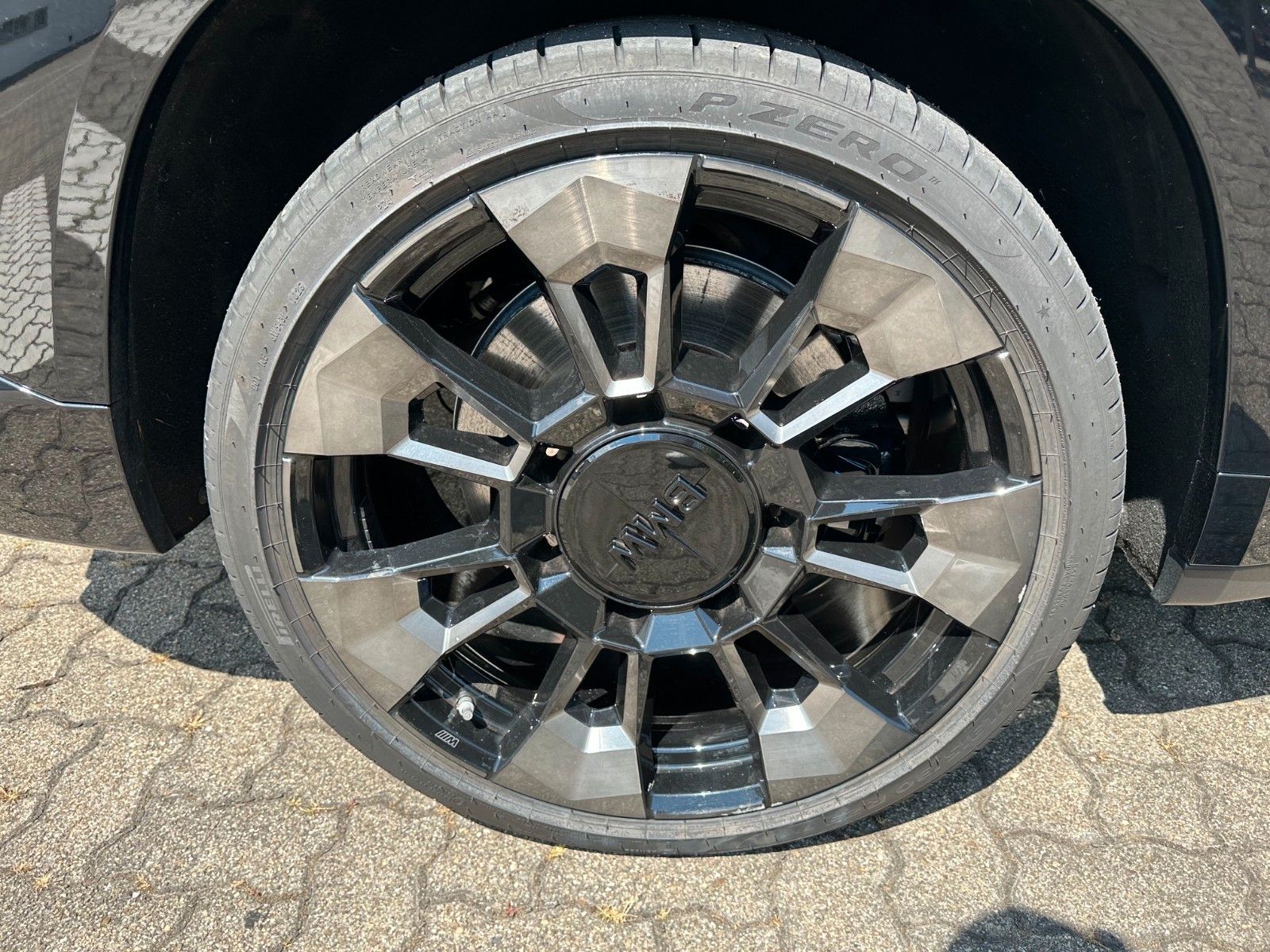 BMW XM 4.4 +Bowers/Wilkens +AHK +Multifunkt.sitze