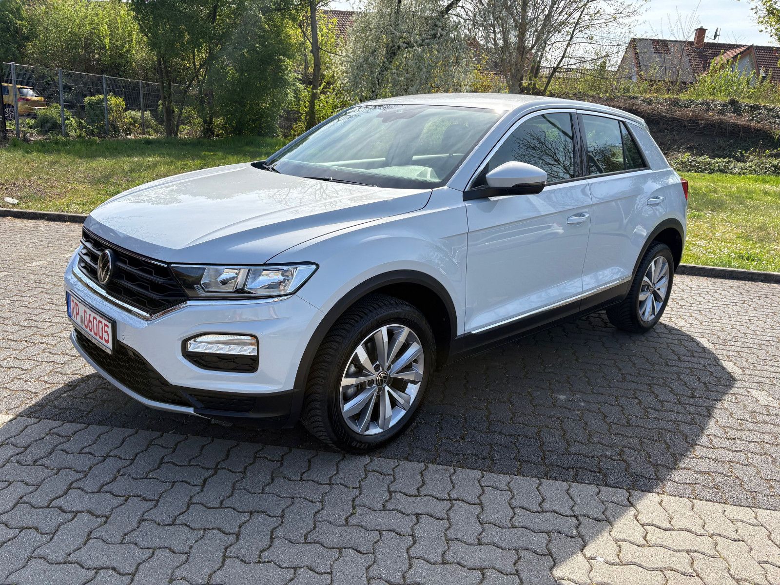 Volkswagen T-Roc Style - Samsaru's Car Outlet