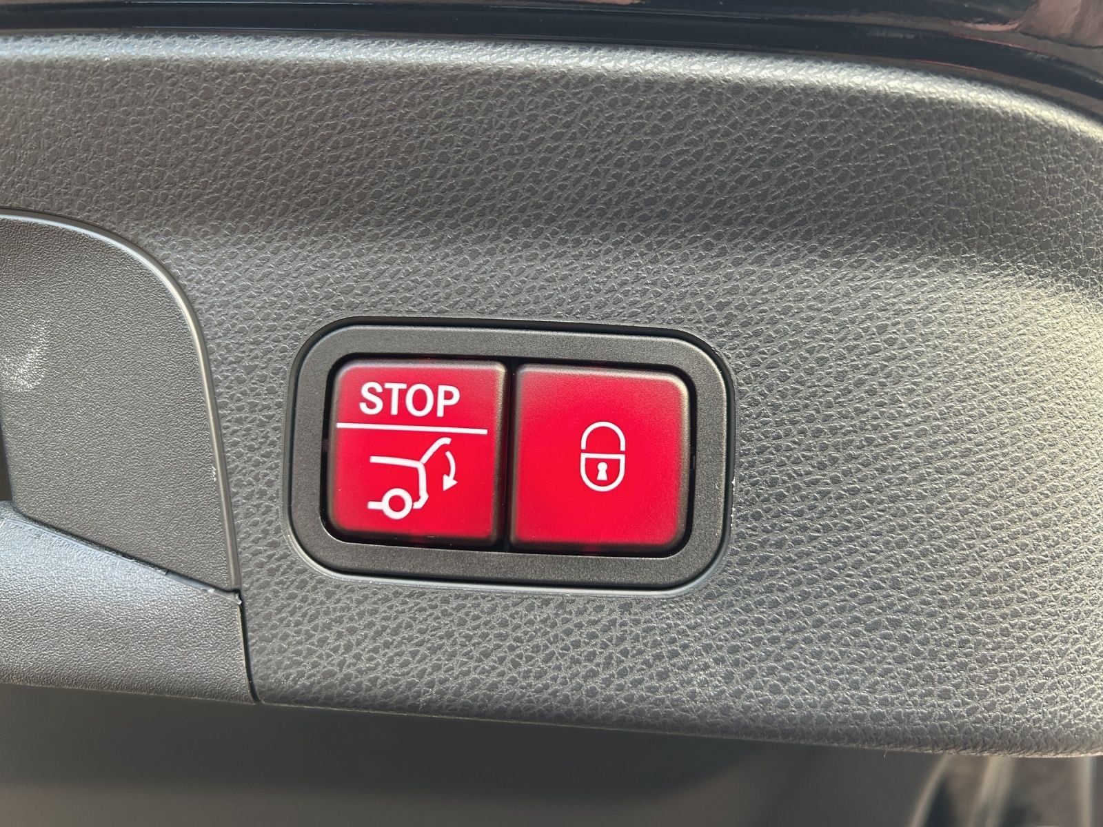 Mercedes-Benz GLC300e 4M Coupé - Samsaru's Car Outlet