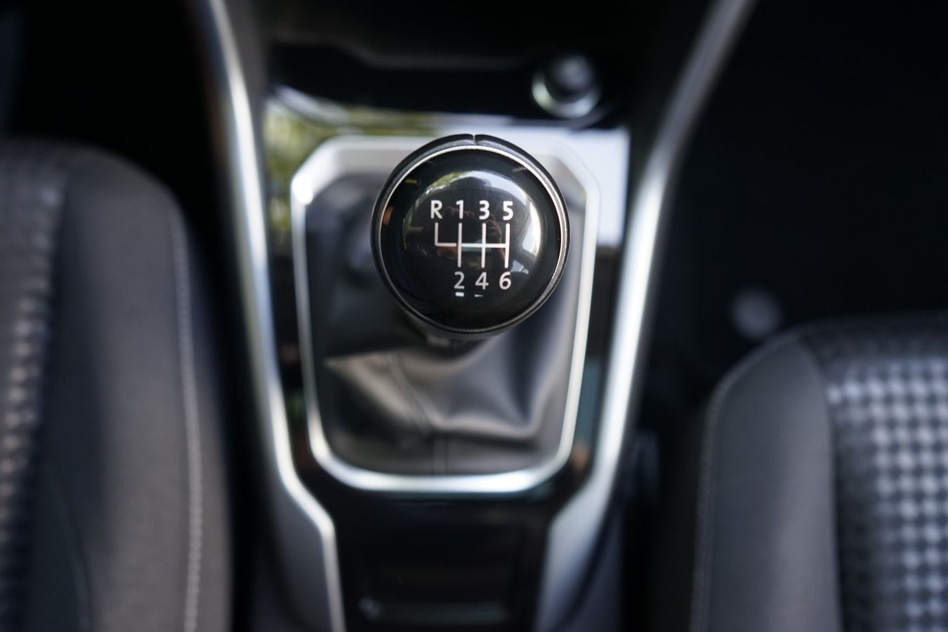 Volkswagen T-Roc 1.0 TSI Active - Samsaru's Car Outlet