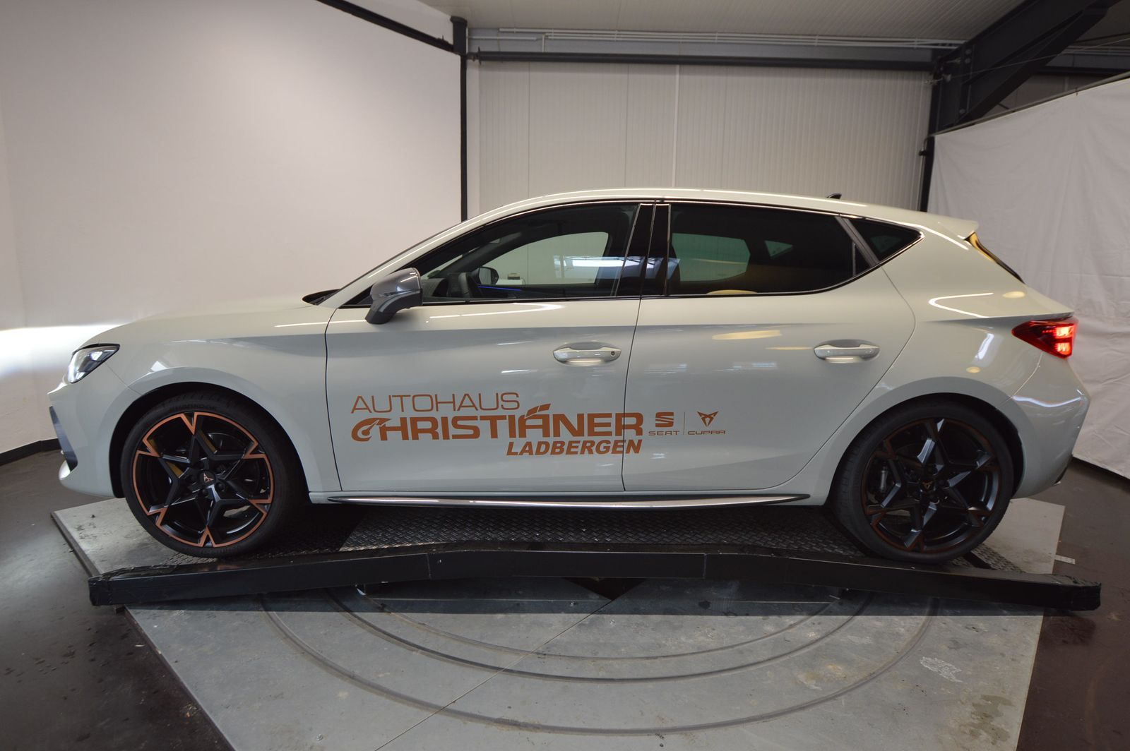 Cupra Leon 1.5 eTSI - Samsaru's Car Outlet