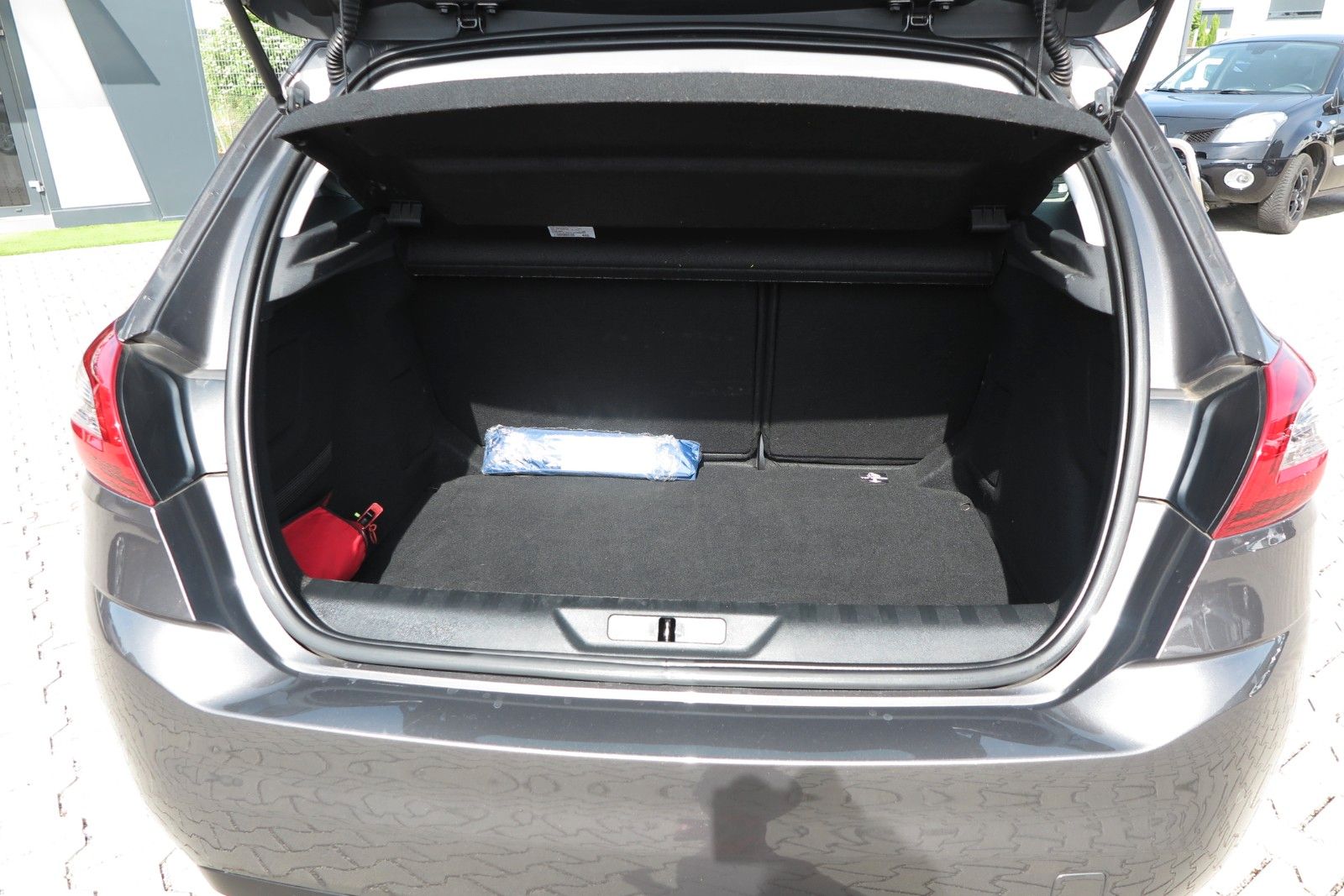 Peugeot 308 Active - Samsaru's Car Outlet
