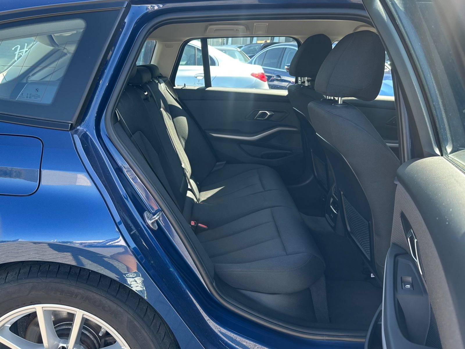 BMW 320 d Touring - Samsaru's Car Outlet