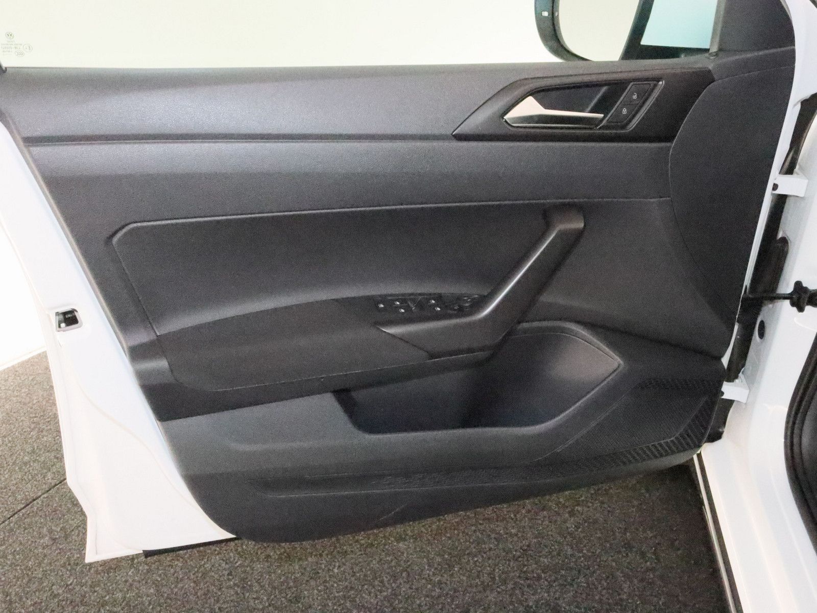Volkswagen Taigo 1.0 TSI - Samsaru's Car Outlet